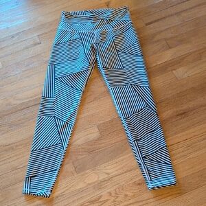 Old Navy Black and White Geometric Leggings